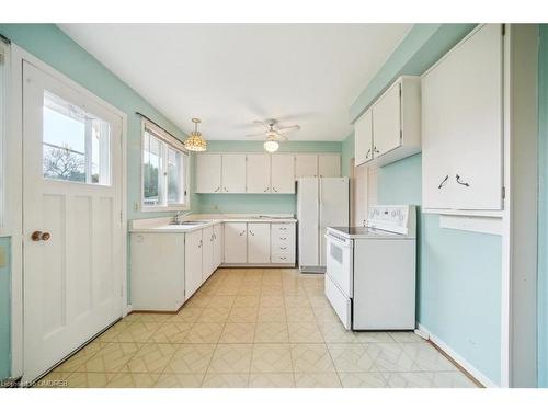 1499 Seaview Drive, Mississauga, ON - Indoor Photo Showing Laundry Room