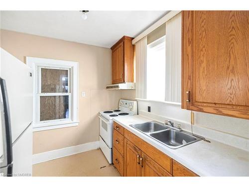 69 Griffith Street, Welland, ON - Indoor Photo Showing Kitchen With Double Sink