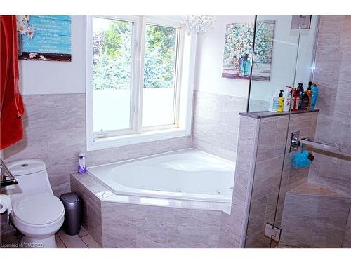 5153 Bunton Crescent, Burlington, ON - Indoor Photo Showing Bathroom