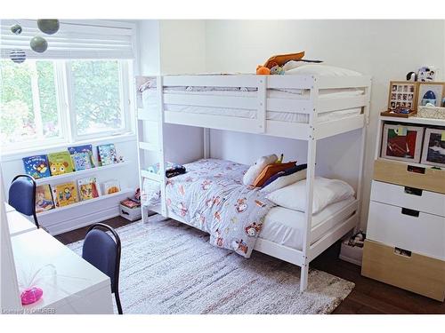 5153 Bunton Crescent, Burlington, ON - Indoor Photo Showing Bedroom