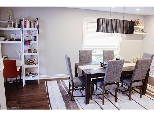 5153 Bunton Crescent, Burlington, ON - Indoor Photo Showing Dining Room