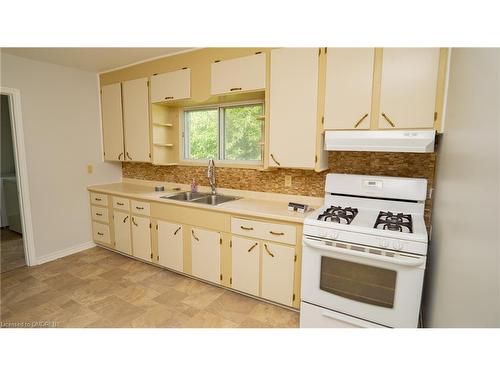 Main Floor-138 Humboldt Parkway, Port Colborne, ON - Indoor Photo Showing Kitchen With Double Sink