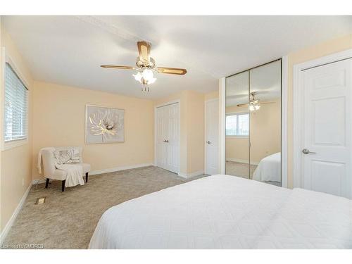 19-561 Childs Drive, Milton, ON - Indoor Photo Showing Bedroom