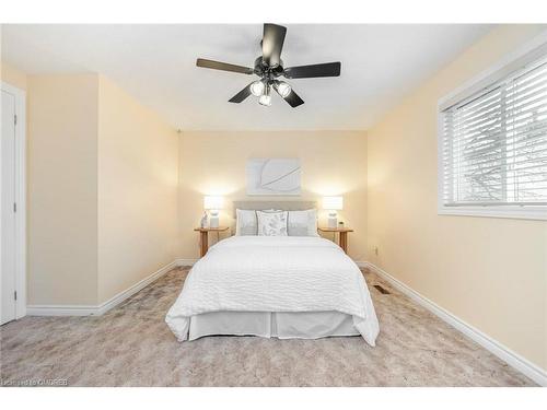 19-561 Childs Drive, Milton, ON - Indoor Photo Showing Bedroom