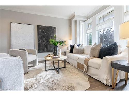 3637 Jorie Crescent, Mississauga, ON - Indoor Photo Showing Living Room