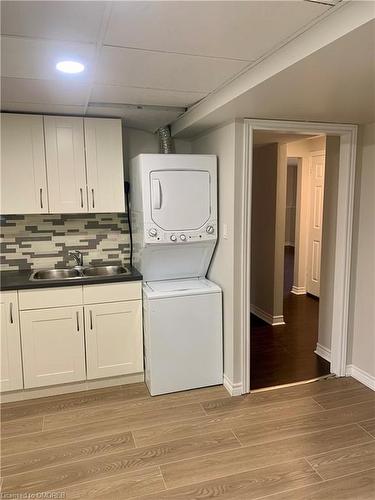 32 Bendingroad Crescent, St. Catharines, ON - Indoor Photo Showing Laundry Room