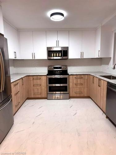 32 Bendingroad Crescent, St. Catharines, ON - Indoor Photo Showing Kitchen