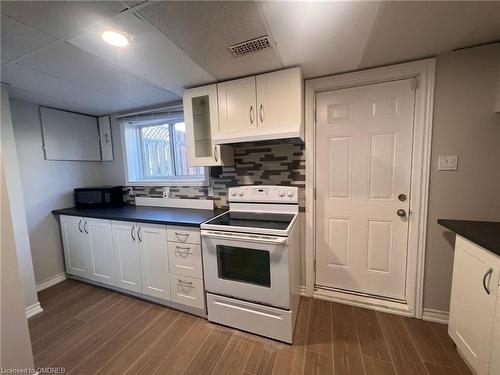 32 Bendingroad Crescent, St. Catharines, ON - Indoor Photo Showing Kitchen