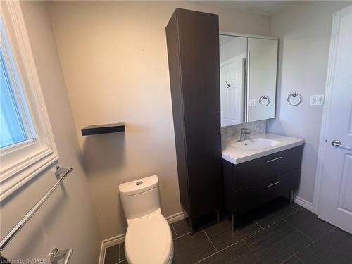 32 Bendingroad Crescent, St. Catharines, ON - Indoor Photo Showing Bathroom