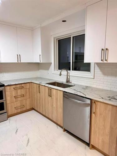 32 Bendingroad Crescent, St. Catharines, ON - Indoor Photo Showing Kitchen