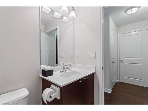 320-385 Prince Of Wales Drive, Mississauga, ON - Indoor Photo Showing Bathroom