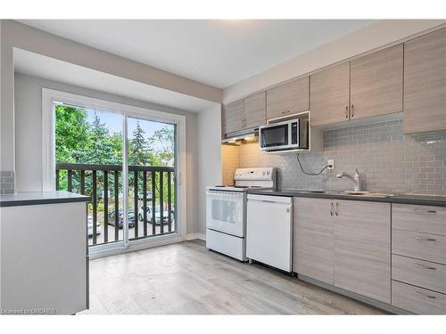 13 Normandy Place, Oakville, ON - Indoor Photo Showing Kitchen