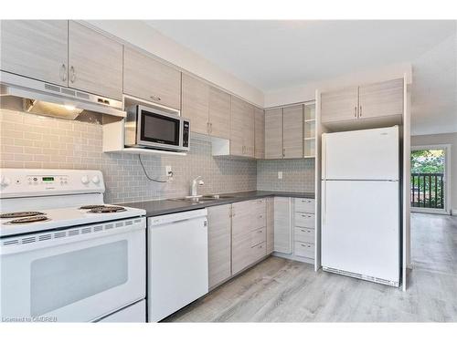 13 Normandy Place, Oakville, ON - Indoor Photo Showing Kitchen