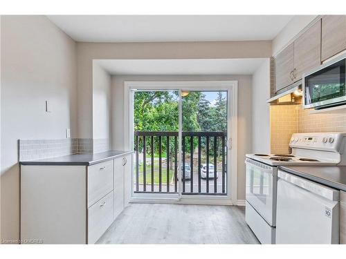 13 Normandy Place, Oakville, ON - Indoor Photo Showing Kitchen