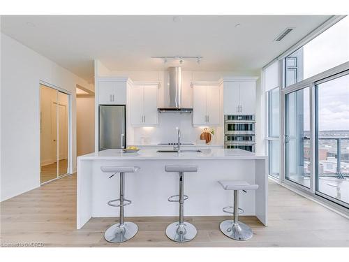 812-509 Dundas Street W, Oakville, ON - Indoor Photo Showing Kitchen With Stainless Steel Kitchen With Upgraded Kitchen