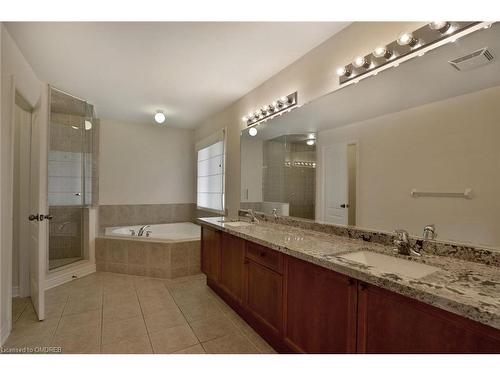 1523 Arrowhead Road, Oakville, ON - Indoor Photo Showing Bathroom