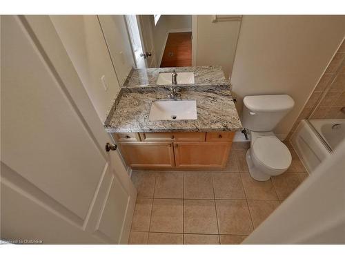 1523 Arrowhead Road, Oakville, ON - Indoor Photo Showing Bathroom