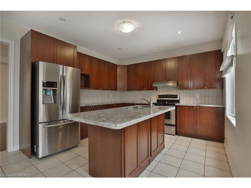 1523 Arrowhead Road, Oakville, ON - Indoor Photo Showing Kitchen With Stainless Steel Kitchen