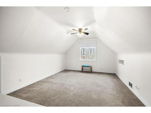 Upper-15 Melrose Avenue N, Hamilton, ON - Indoor Photo Showing Other Room