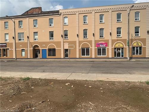 301-4 King Street, Brantford, ON - Outdoor