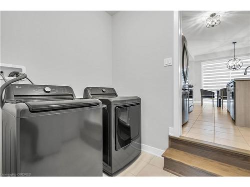 1058 Thompson Drive, Oshawa, ON - Indoor Photo Showing Laundry Room