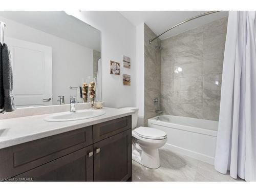 84-61 Soho Street, Stoney Creek, ON - Indoor Photo Showing Bathroom