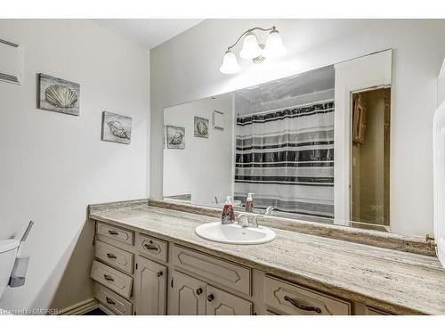 302-6 Shettleston Drive, Cambridge, ON - Indoor Photo Showing Bathroom