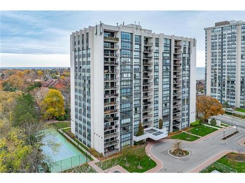 202-2175 Marine Drive, Oakville, ON - Outdoor With Facade