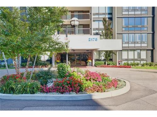 202-2175 Marine Drive, Oakville, ON - Outdoor