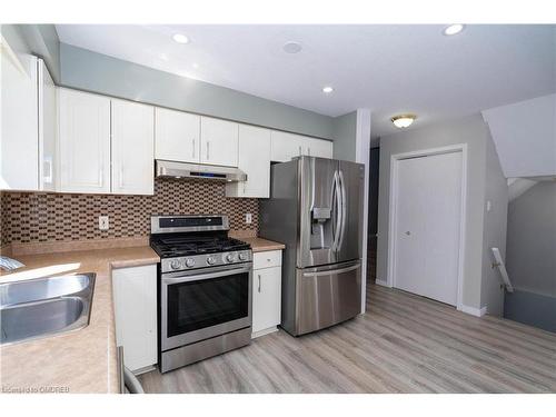 39 Fuller Drive, Guelph, ON - Indoor Photo Showing Kitchen With Double Sink