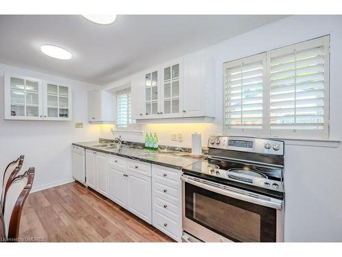 367 Yale Crescent, Oakville, ON - Indoor Photo Showing Kitchen With Double Sink