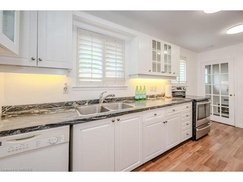 367 Yale Crescent, Oakville, ON - Indoor Photo Showing Kitchen With Double Sink