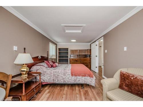 367 Yale Crescent, Oakville, ON - Indoor Photo Showing Bedroom