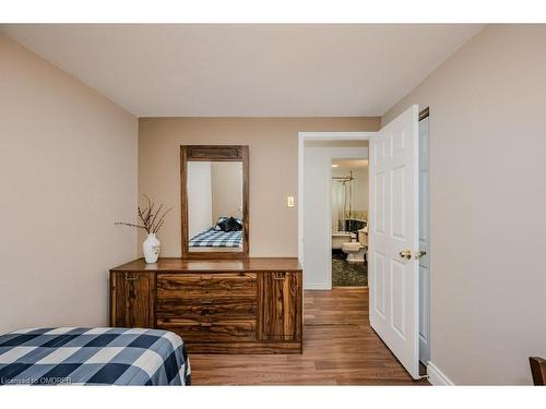 367 Yale Crescent, Oakville, ON - Indoor Photo Showing Bedroom