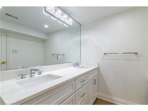 256 Ridge Drive, Milton, ON - Indoor Photo Showing Bathroom