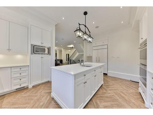 241 Roseland Crescent, Burlington, ON - Indoor Photo Showing Kitchen