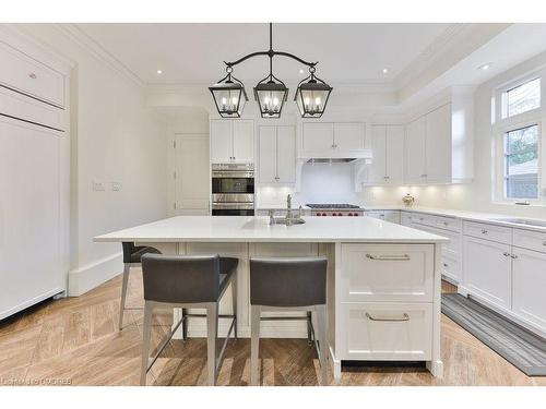 241 Roseland Crescent, Burlington, ON - Indoor Photo Showing Kitchen With Upgraded Kitchen