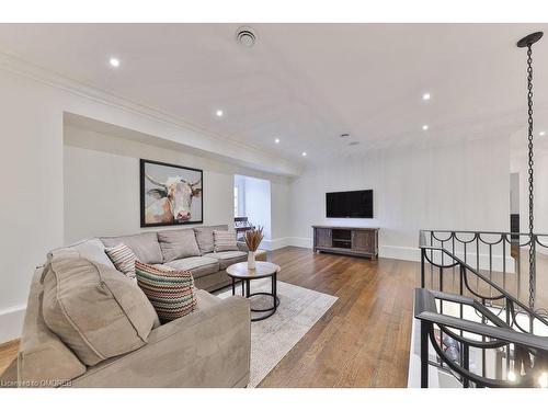 241 Roseland Crescent, Burlington, ON - Indoor Photo Showing Living Room