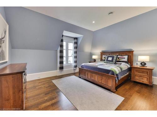 241 Roseland Crescent, Burlington, ON - Indoor Photo Showing Bedroom