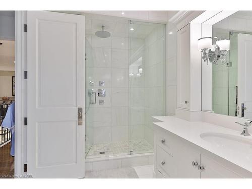 241 Roseland Crescent, Burlington, ON - Indoor Photo Showing Bathroom