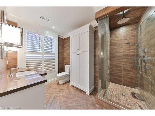 241 Roseland Crescent, Burlington, ON - Indoor Photo Showing Bathroom