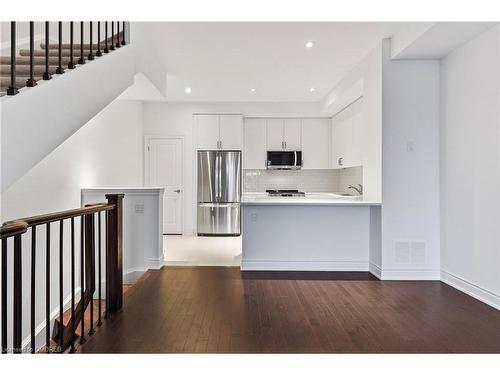 105-130 Joymar Drive, Mississauga, ON - Indoor Photo Showing Kitchen