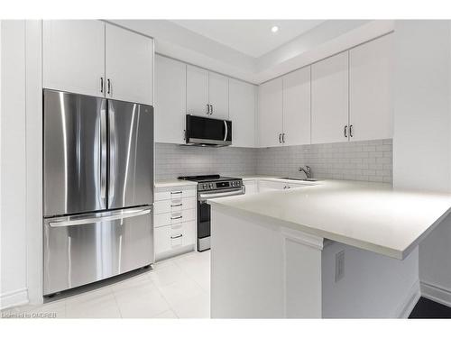 105-130 Joymar Drive, Mississauga, ON - Indoor Photo Showing Kitchen With Stainless Steel Kitchen With Upgraded Kitchen