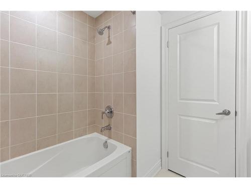 105-130 Joymar Drive, Mississauga, ON - Indoor Photo Showing Bathroom