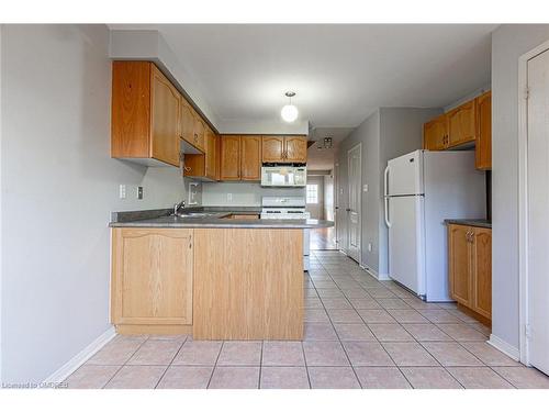 2185 Oakpoint Road, Oakville, ON - Indoor Photo Showing Kitchen