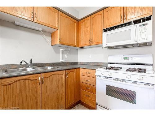 2185 Oakpoint Road, Oakville, ON - Indoor Photo Showing Kitchen With Double Sink