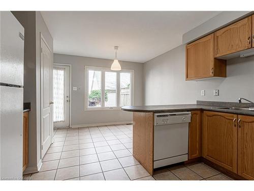 2185 Oakpoint Road, Oakville, ON - Indoor Photo Showing Kitchen