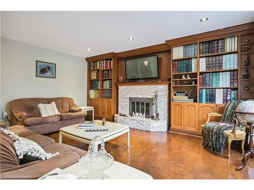 1106 Fieldstone Circle, Oakville, ON - Indoor Photo Showing Living Room With Fireplace