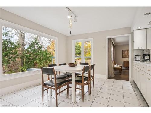 1106 Fieldstone Circle, Oakville, ON - Indoor Photo Showing Dining Room