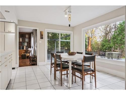 1106 Fieldstone Circle, Oakville, ON - Indoor Photo Showing Dining Room